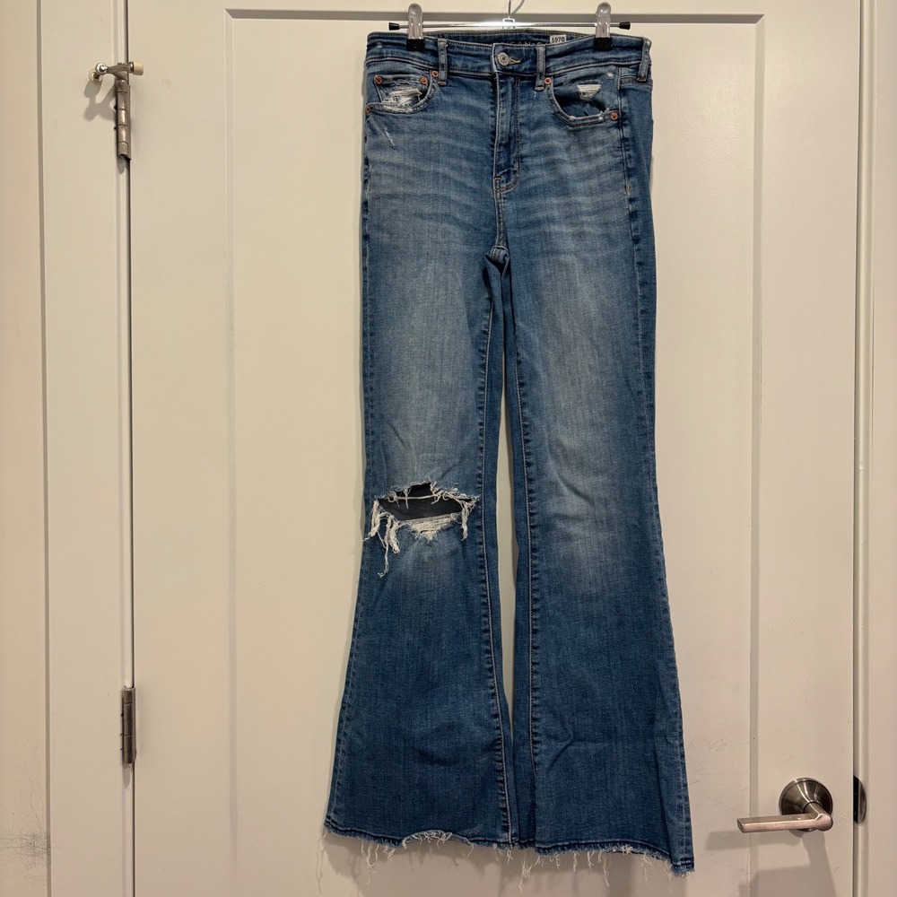 American Eagle Outfitters Stretch Blue Denim Raw Hem Flared Jeans Size 2 Regular